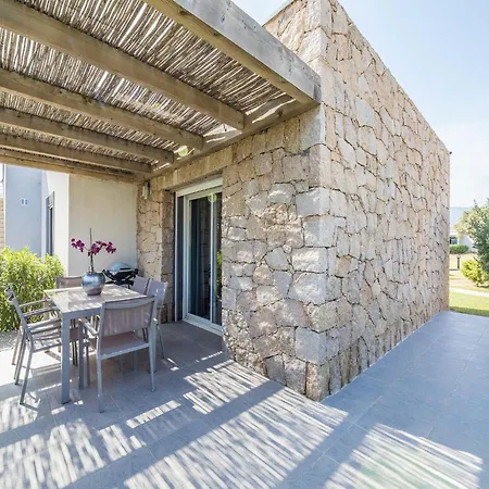 Apartamento Lecci With Outdoor Pool *