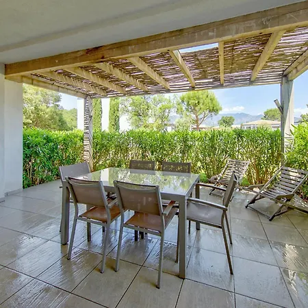 Lecci With Outdoor Pool Apartamento Porto Vecchio