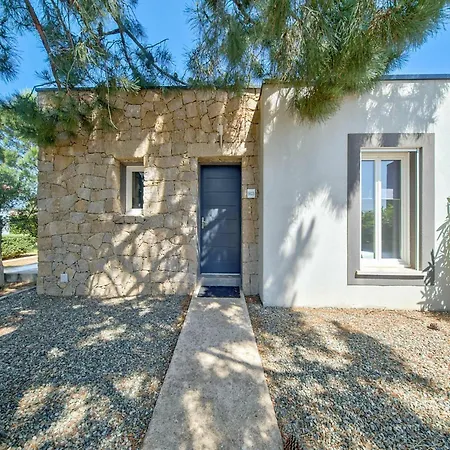 Apartamento Lecci With Outdoor Pool *