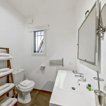 Lecci With Outdoor Pool * Porto Vecchio