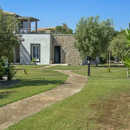 Lecci With Outdoor Pool * Porto Vecchio