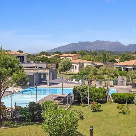 Lecci With Outdoor Pool Porto Vecchio